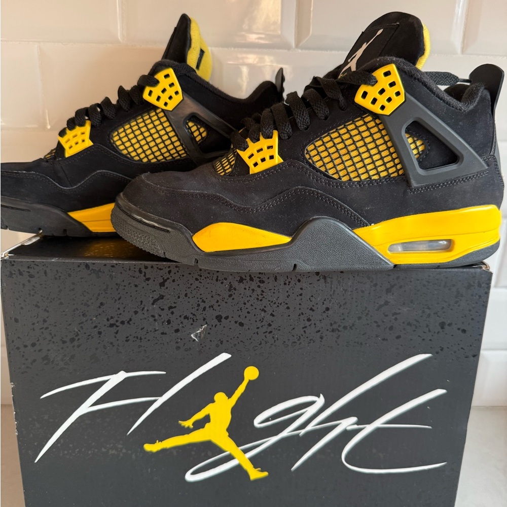 Nike Air Jordan 4 Retro Thunder Black and Yellow Men’s Sneakers 8